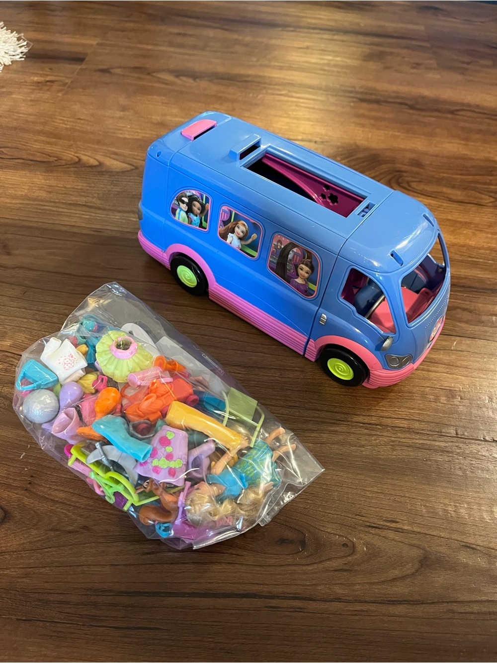 Polly Pocket Party Bus Playset